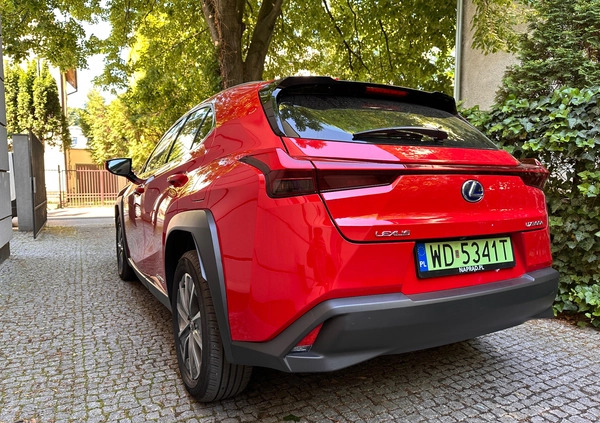 Lexus UX cena 134900 przebieg: 26000, rok produkcji 2021 z Kamieńsk małe 277